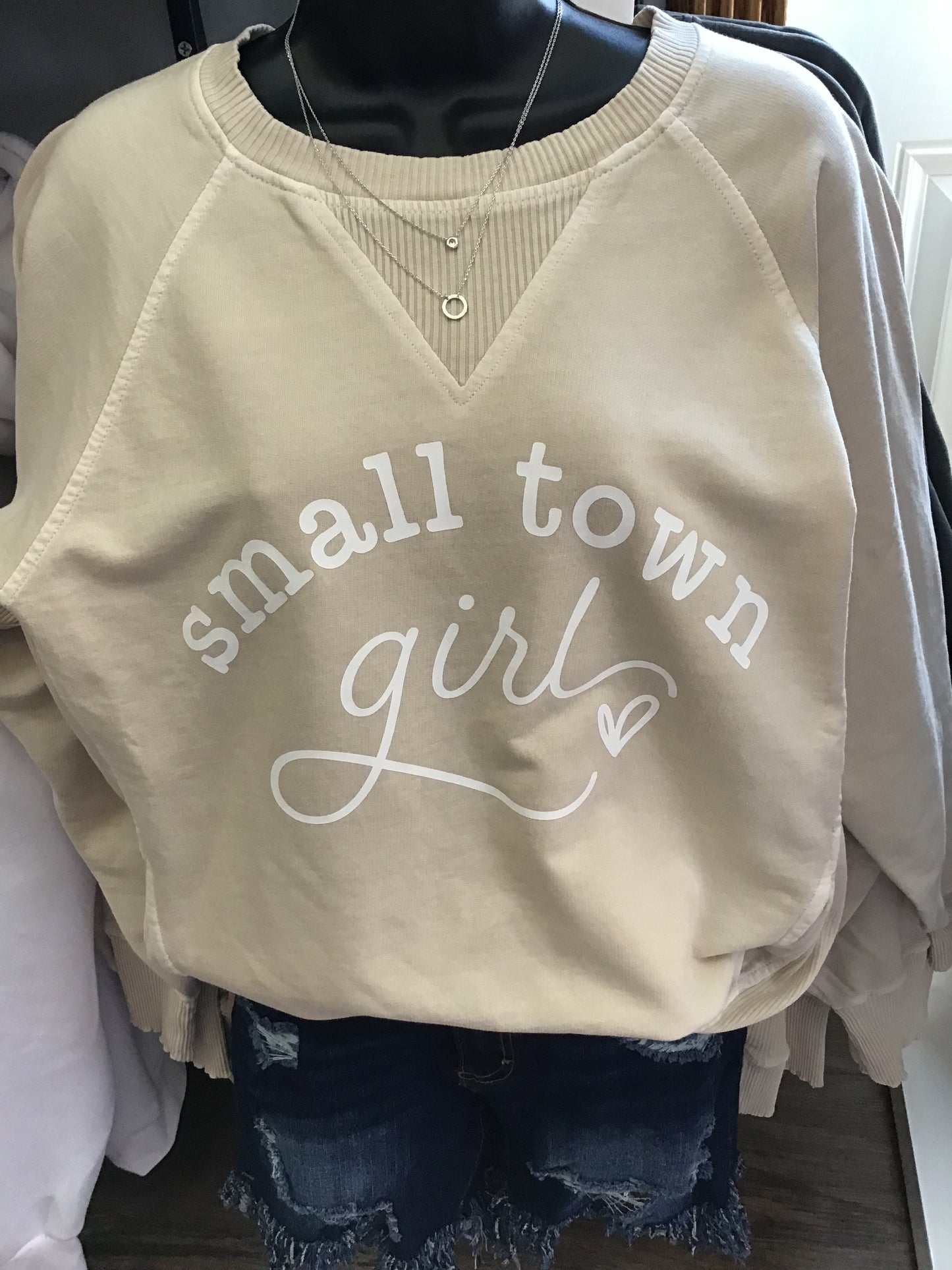 SAND BEIGE SMALL TOWN GIRL SWEATSHIRT PLUS