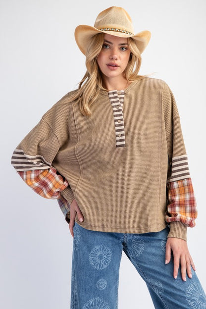 WASHED PLAID MIX THERMAL KNIT HENLEY TOP