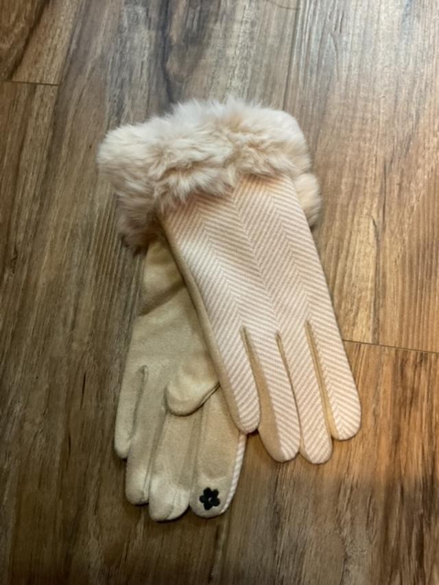 Chevron Fur Gloves