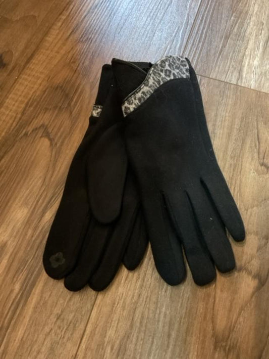 Leopard Trim Gloves