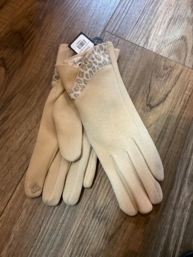 Leopard Trim Gloves