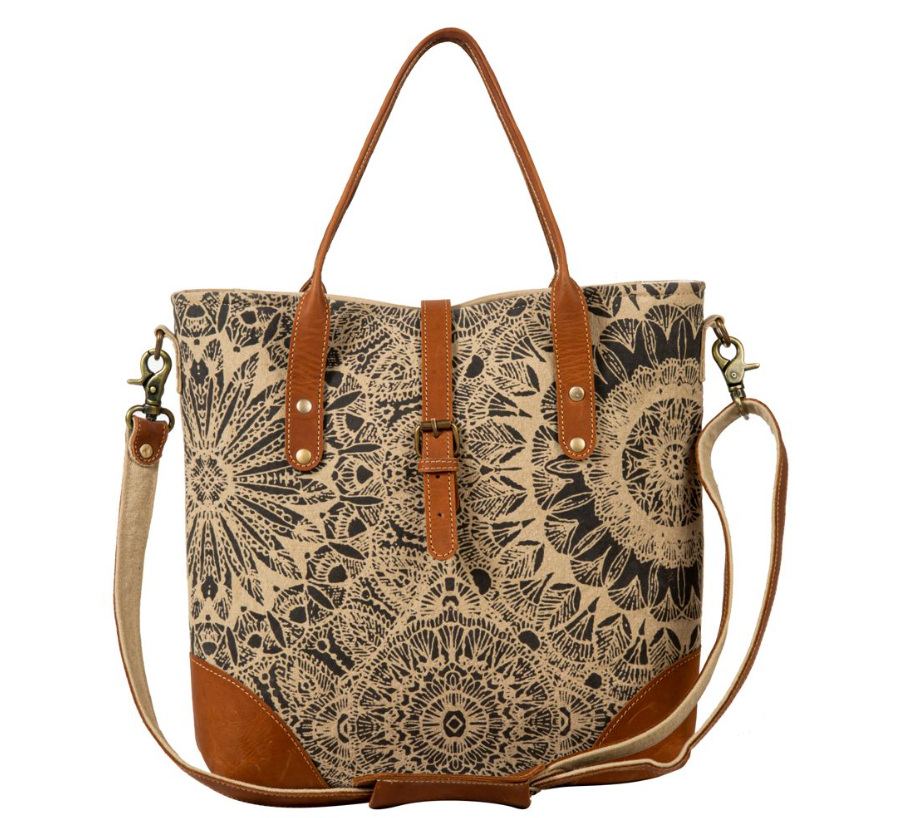 Le Medallion Vintage Cut Shoulder Bag