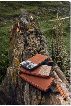 "WOOD'S BLOOMS WALLET"