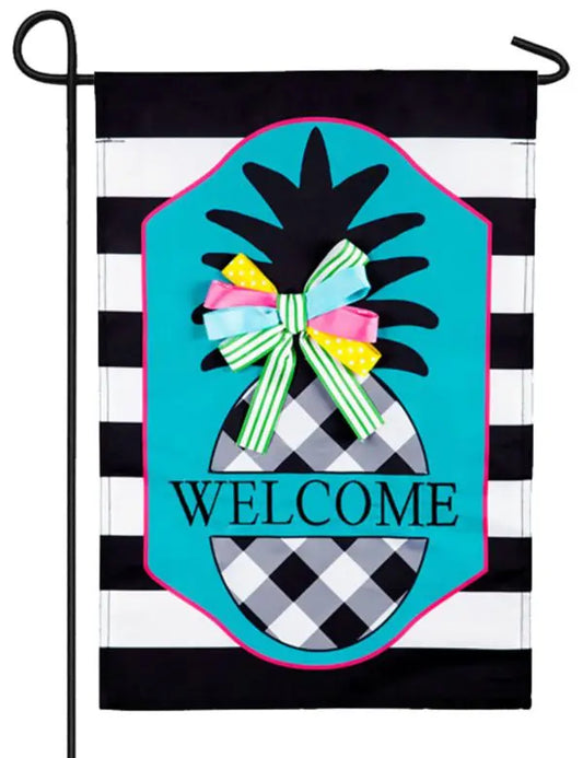 Black and White Pineapple Garden Applique Flag